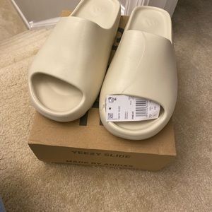 Men’s Yeezy Slides